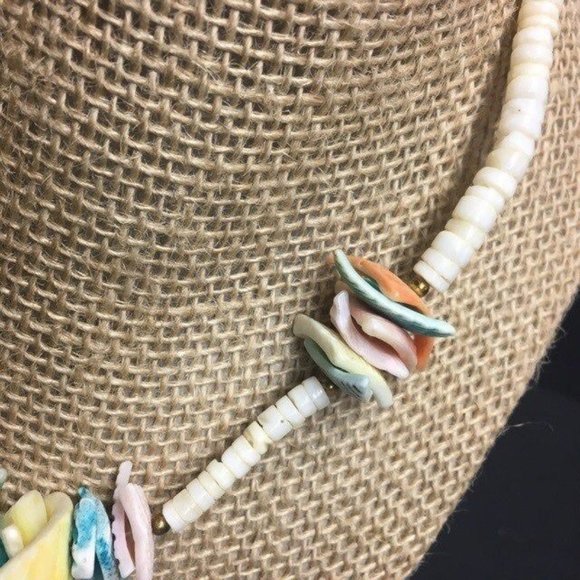 Shell Puka Necklace Bracelet Set White Pink Blue Yellow Salmon Gold Stretch BoHo - Picture 5 of 7